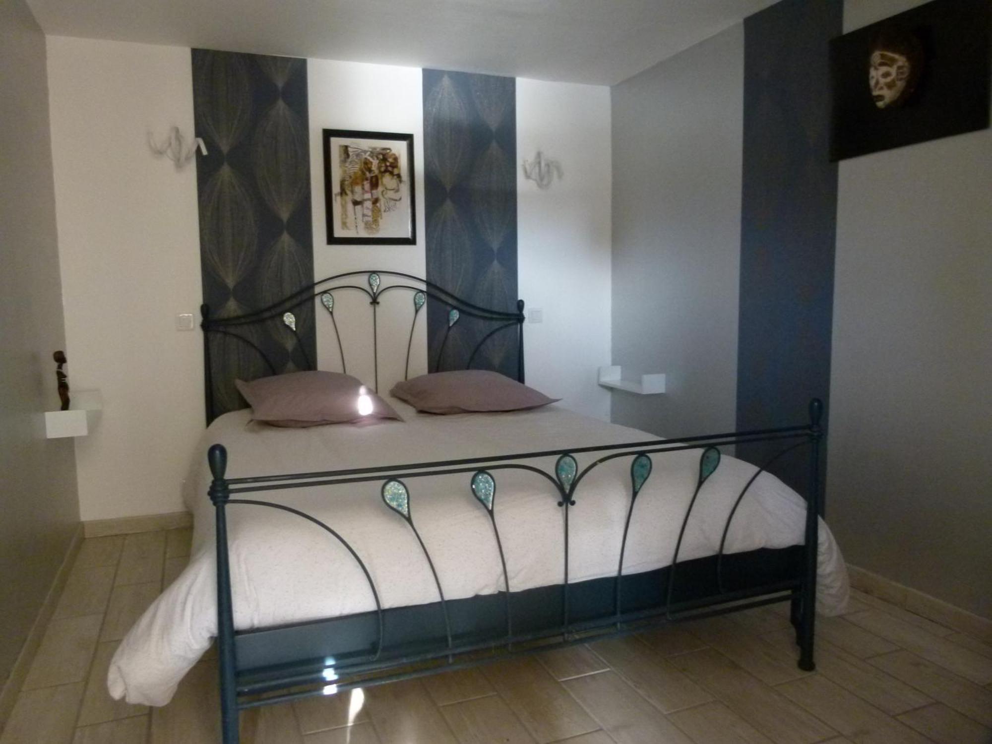 Bed and Breakfast Notre Vie La Roussas Экстерьер фото